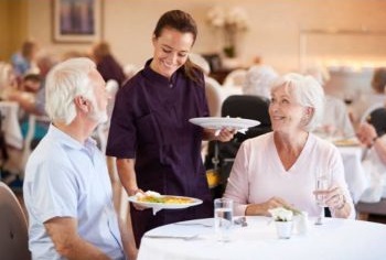 Dining and Food at Assisted Living Facilities